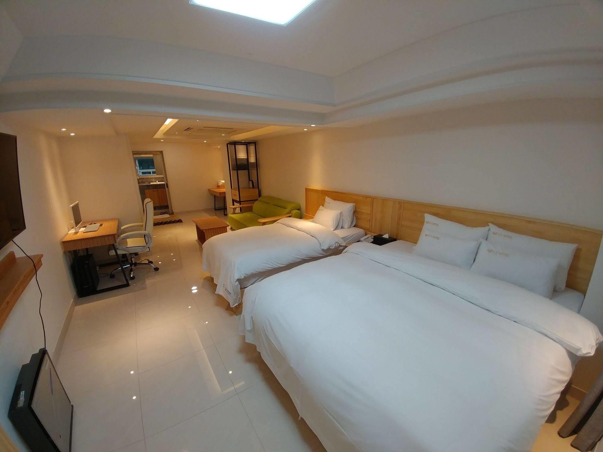 I.Y Hotel Suwon Exterior foto