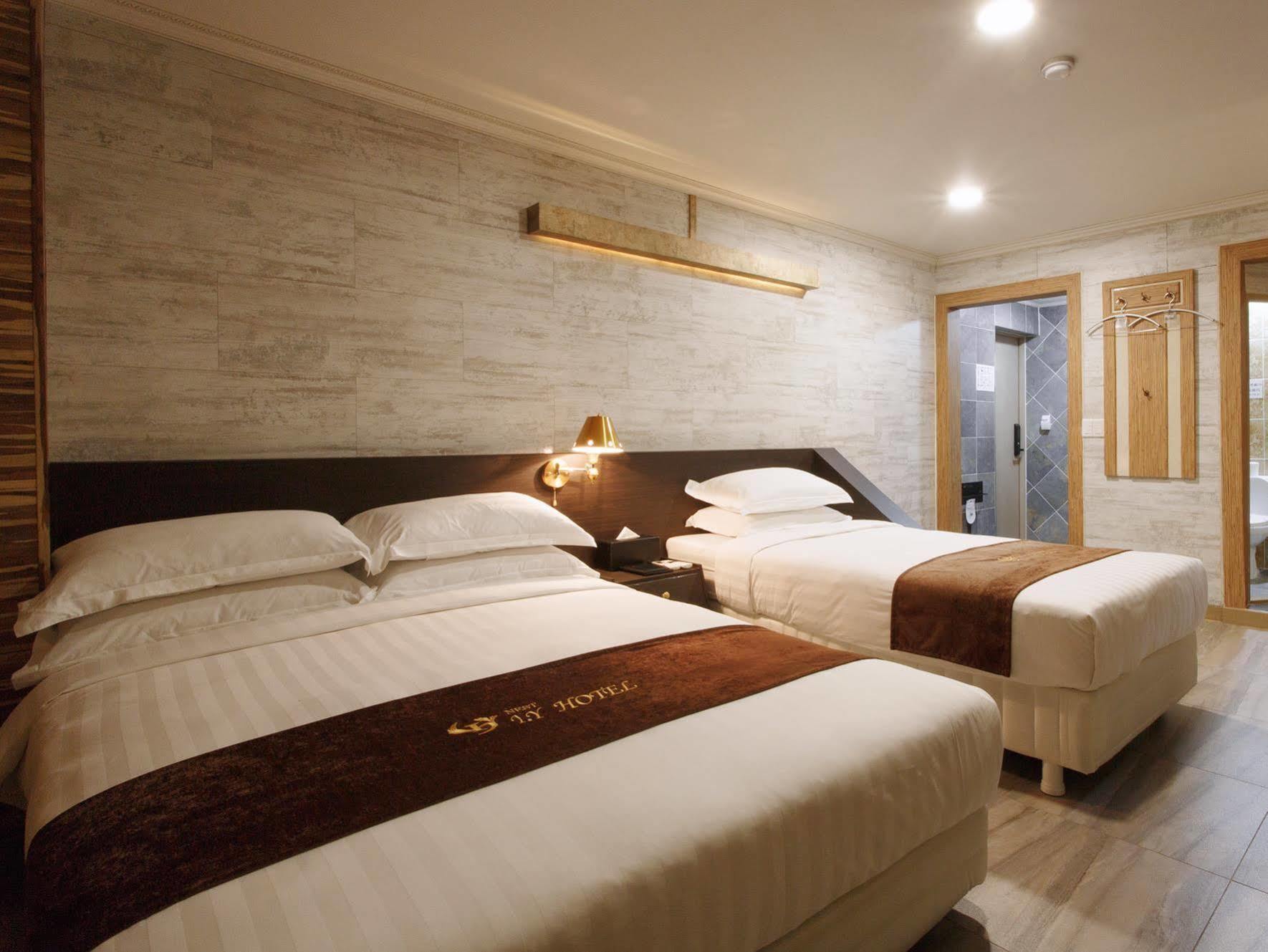I.Y Hotel Suwon Exterior foto