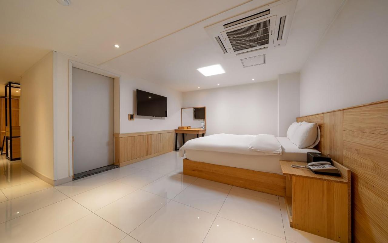 I.Y Hotel Suwon Exterior foto